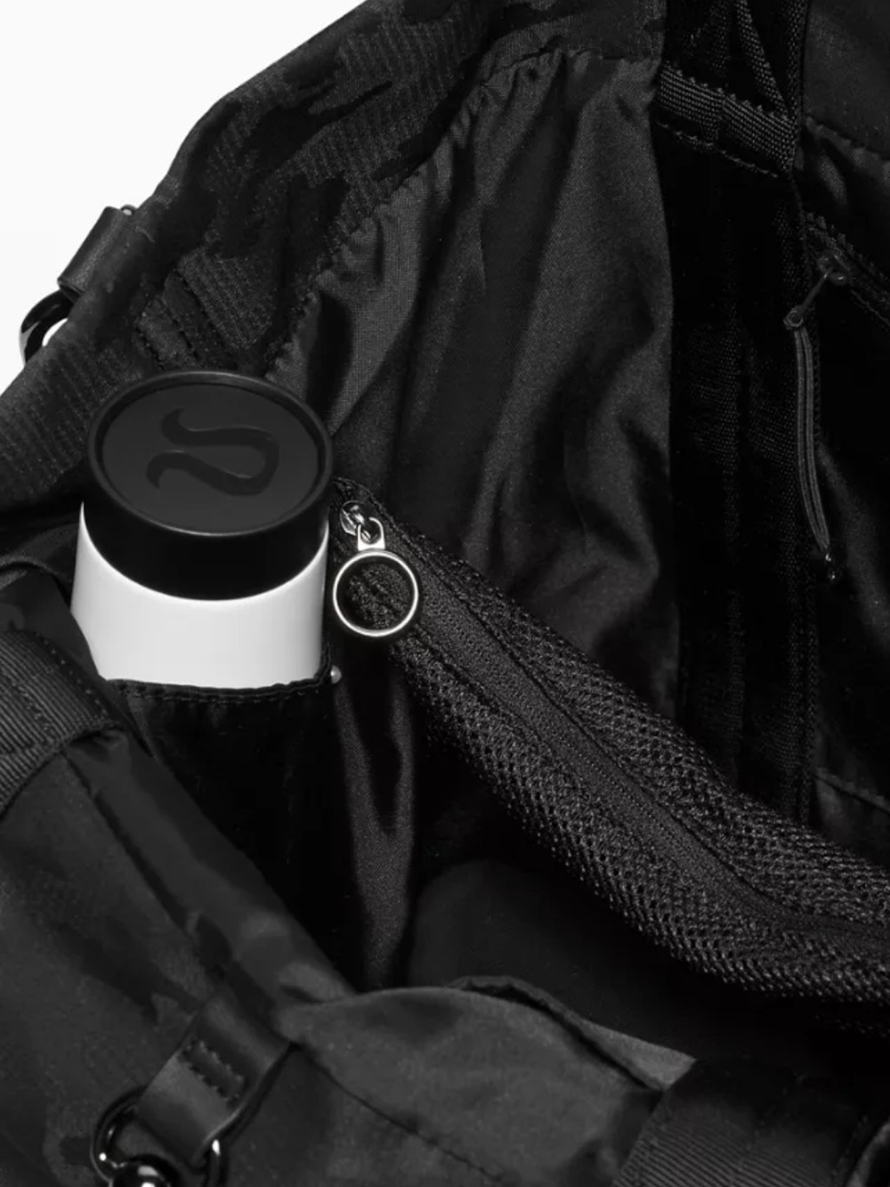 Lululemon **discontinued** camo on my level bag - Picture 4 of 8